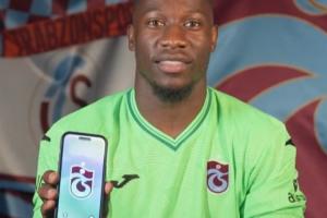 奥纳纳官宣视频：将手机壁纸更换，背景音乐是魔性的奥纳纳纳~