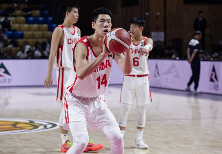 U16亚洲杯中国男篮大胜韩国：3战狂胜130分直通八强 张子一21+20
